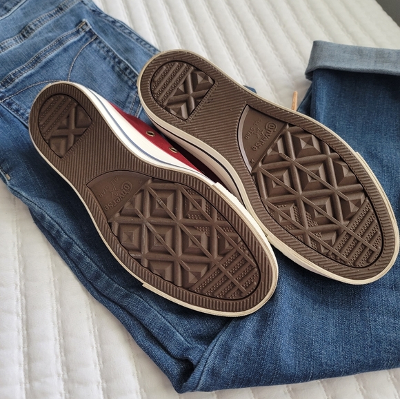 Red Converse (like new) - Picture 2 of 2